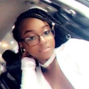 Meet your Posher, Lamaira